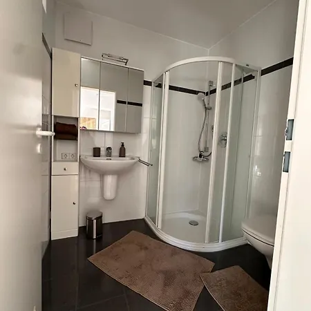 Im Eg Mit Terrasse, Spül-&waschmaschine, Netflix Apartment Pforzheim